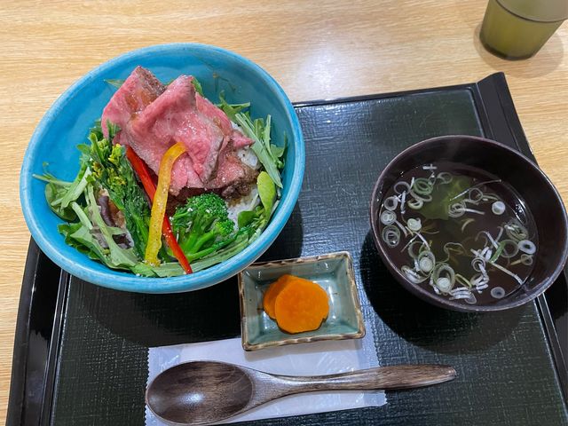 大盛りご飯は150円増し!_ゆふいん道の駅物産館