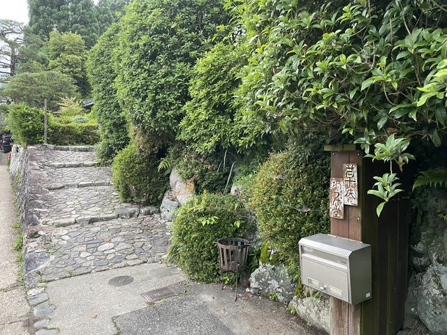 通り沿いの看板_京都大原古民家レストラン わっぱ堂