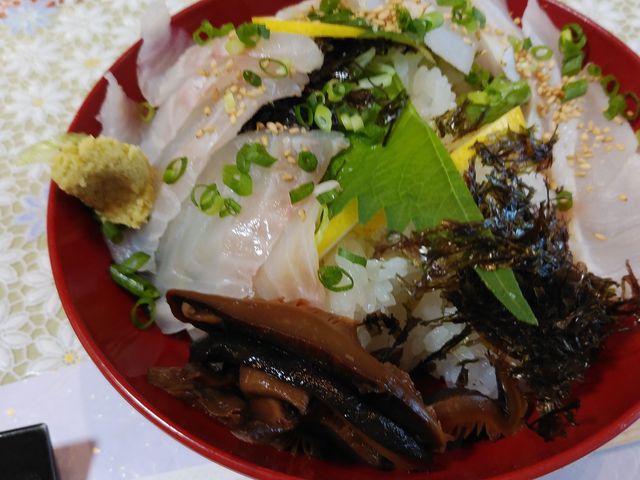 ぼっかの海鮮丼(生と焙り。岩海苔と椎茸)_志母うどん店