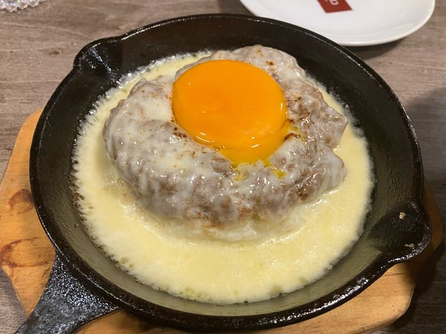 マグマ鉄板のチーズキーマカレー_Italianbar circolo チルコロ 熊谷店