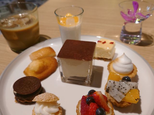 デザートほぼ全種類_センタラグランドホテル大阪
