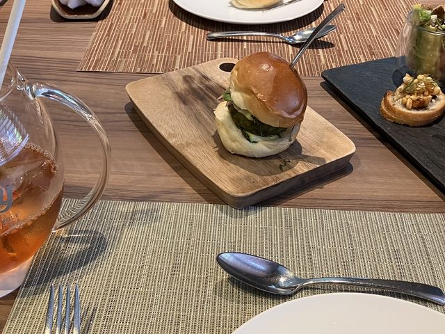 ミニバーガー!!_旧軽井沢KIKYOキュリオ・コレクションbyヒルトン