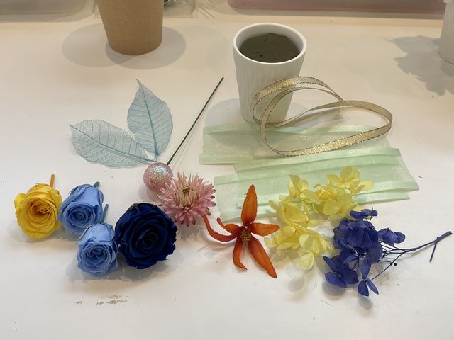 選んだお花やパーツです。_Props Art School