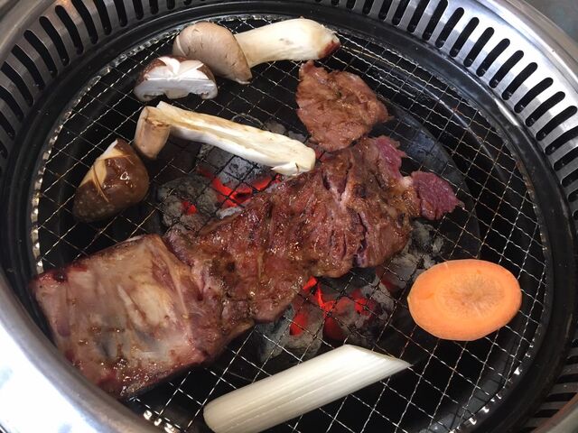 骨付きカルビ_丸い月