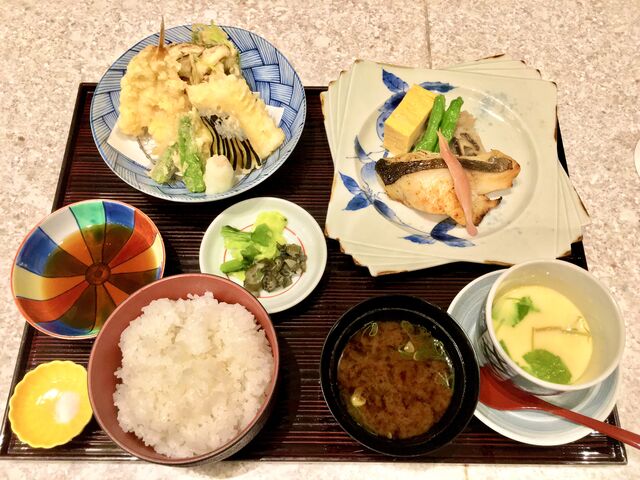 評判のよかった西京焼き、本当においしくて、甘過ぎずしょっぱ過ぎず丁寧なお味。天ぷらサクサク!_ホテルエミオン東京ベイ