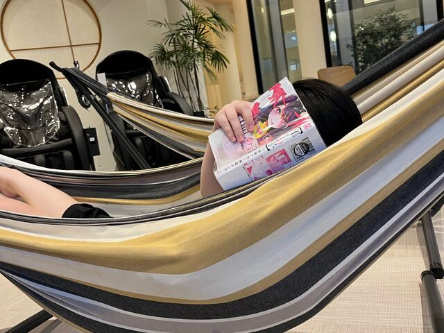 ハンモックに揺られて_八女市健康増進施設/べんがら村