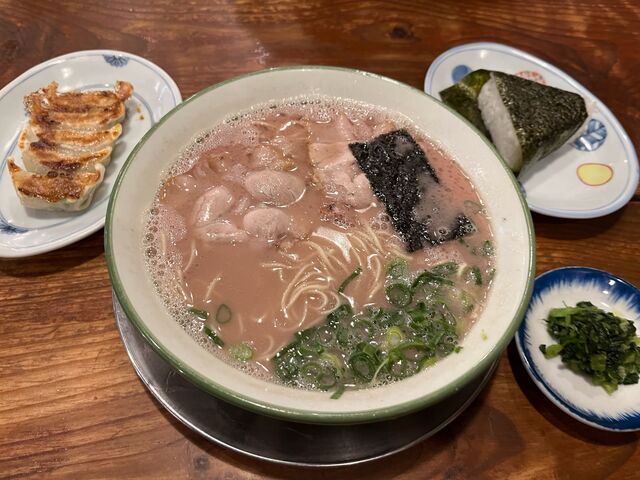 学生ラーメンはお得な値段_大砲ラーメン 合川店 合川店