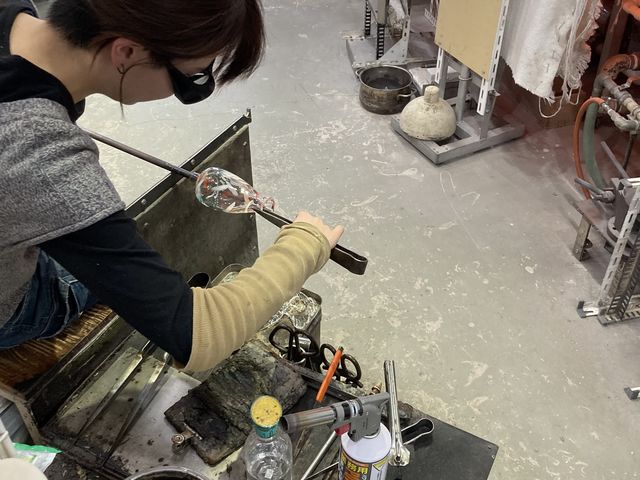 工房の人修正も、この時点で壺_ガラス教室なかむら