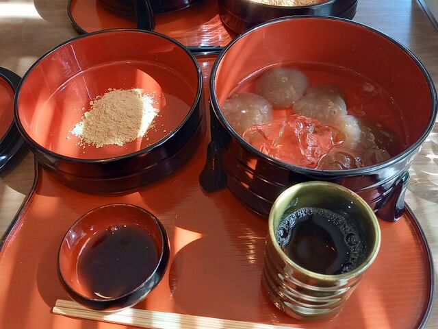 ここでしか味わえない生わらび餅_老松 嵐山店(おいまつ)