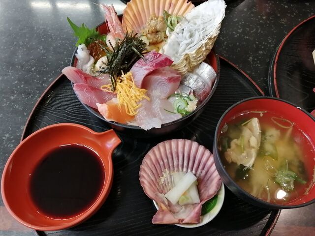 びっくり海鮮丼_新鮮処・魚里