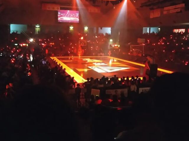 派手な演出_船橋アリーナ(船橋市総合体育館)