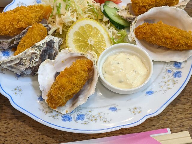 今回は、カキフライセットをいただきました。とても美味しかったです。_喫茶チェリー