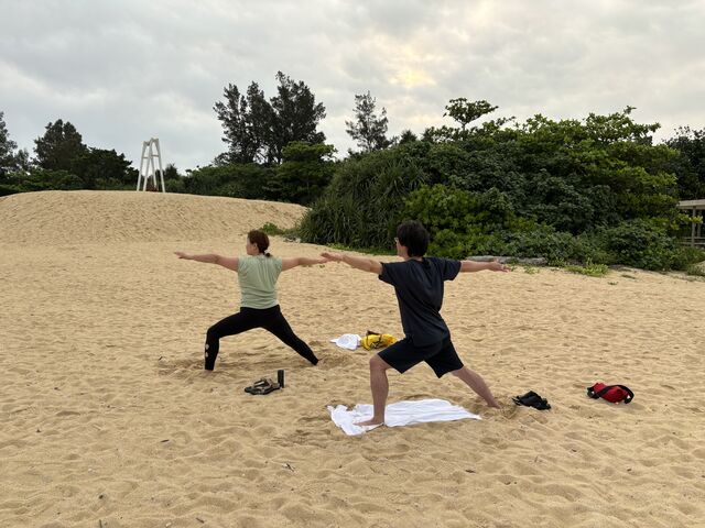 朝日が雲の隙間から!_Calmly Okinawa