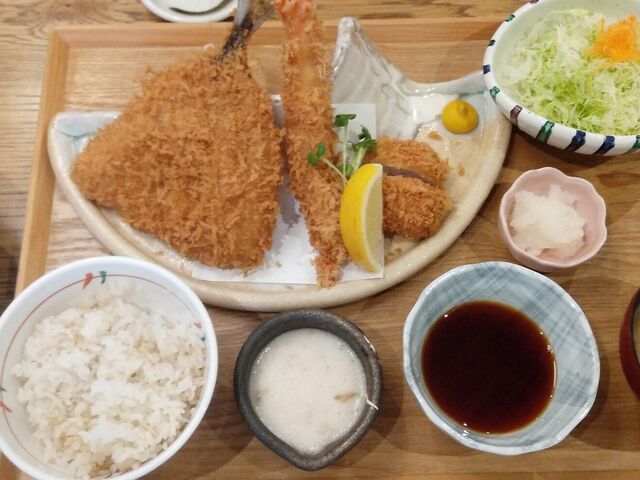 大判あじ・海老・ヒレかつ定食_かつ政 高松店