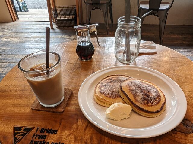 バターミルクパンケーキ、アイスカフェ ラテを注文_Canna Cafe カンナ カフェ