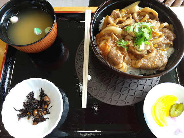 カモジンギスカン丼_道の駅 たきかわ