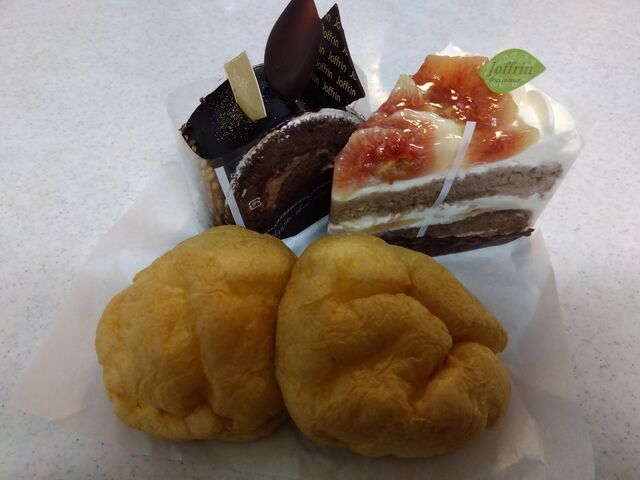 シュークリームとケーキ(チョコレートとイチヂク)@_ジョフラン京阪百貨店枚方店