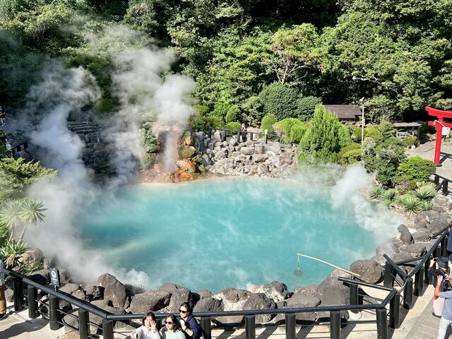 コバルトブルーの海地獄_みなとタクシー株式会社