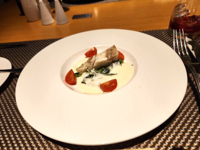 タラのポワレ
アチュートクリームソースが良く合っていた。
_函館国際ホテル