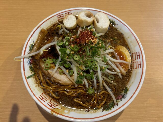 湖国ブラックラーメン。ニンニク強みの濃厚な醤油ラーメンです_ラーメン にっこう 本店