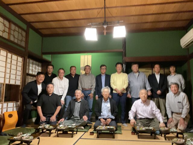 大学の山岳スキー部創立50周年記念OB会の有志で訪れました。_山錦楼