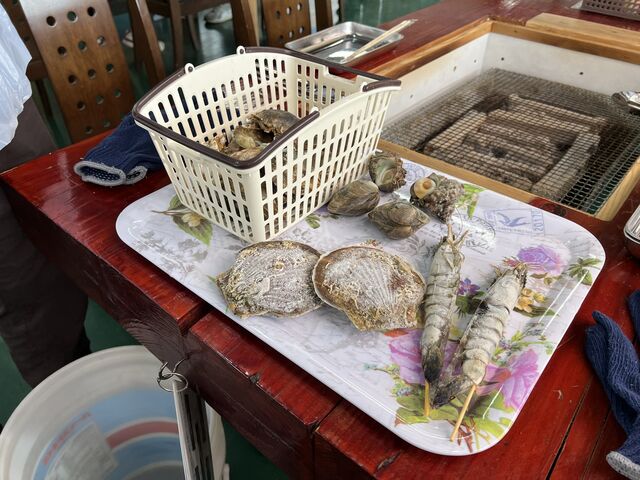 焼きセットの中の海鮮_海鮮焼 海道丸