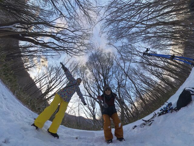 キラキラ雪の中サクサク登ったり降りたり
小鳥の囀りに耳を傾けて…
最高の雪遊び
_n.s ride