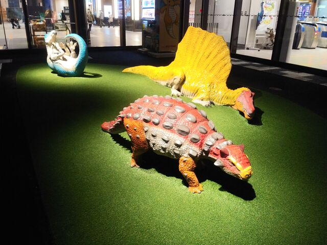 ミニ恐竜たち。_福井駅「恐竜広場」