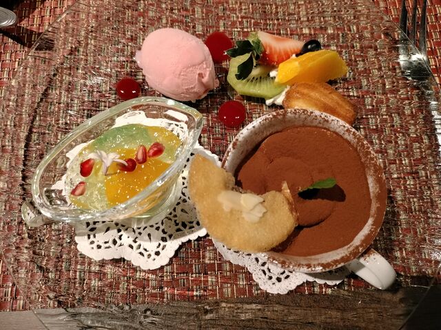 豪華なデザート_岩国国際観光ホテル