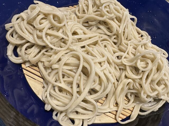 作った蕎麦を茹でていただきました。_音一千