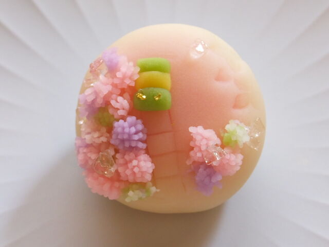 紫陽花と江ノ電_鎌倉 創作和菓子 手毬