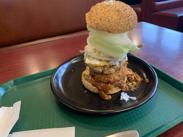 THEフトッチヨバーガー_ラッキーピエロ 北斗飯生店