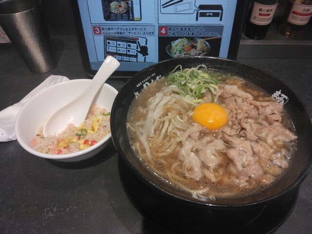 肉そばです。食べ応えがありました。_伝説の肉そば屋 御茶ノ水店