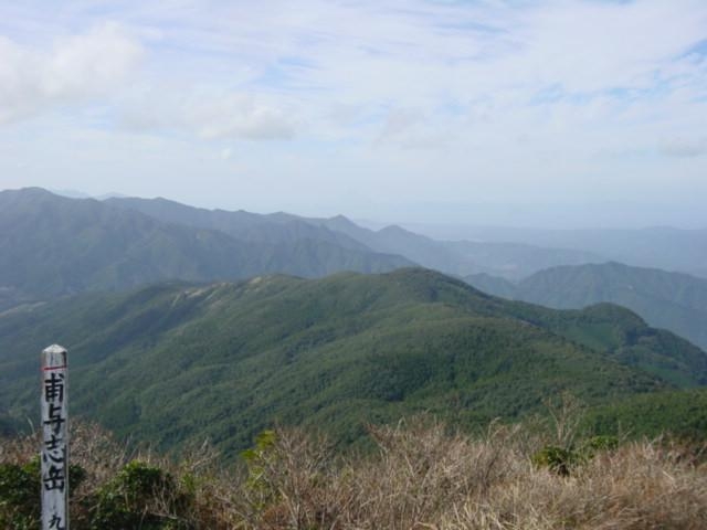 三岳(国見山、黒尊岳、甫与志岳)の写真1