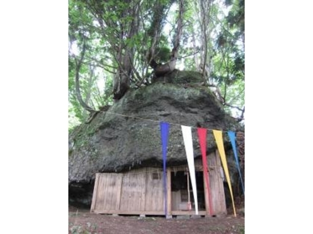 三石神社の写真1