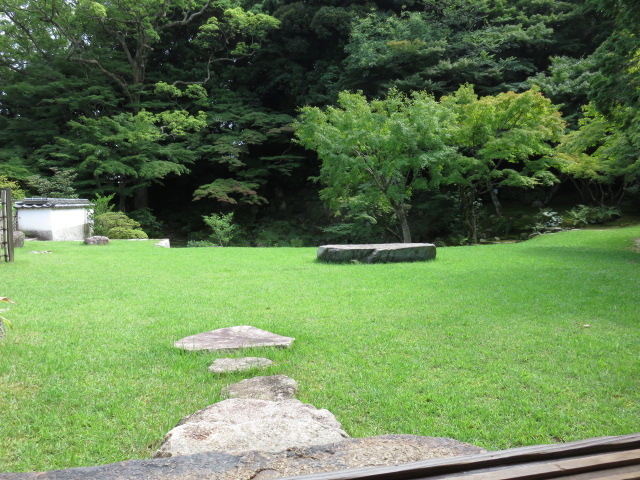 散策できる庭もございます。_長府毛利邸