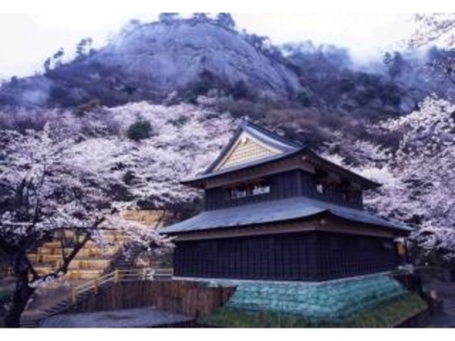 岩殿山ふれあいの館