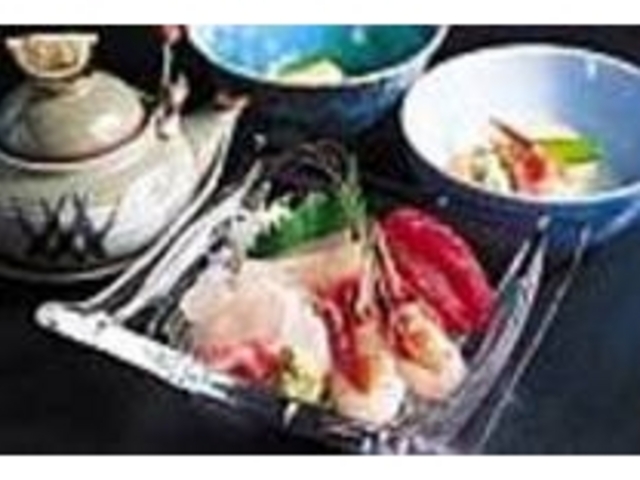 食べるのが惜しいくらい丁寧な盛りつけ_泉亭