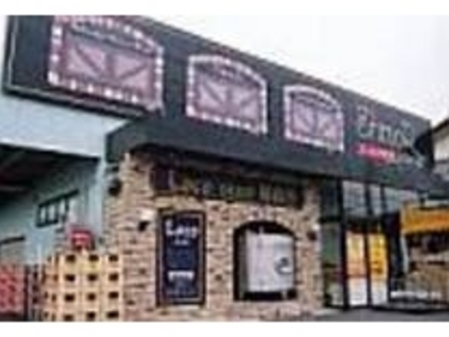 店内の奥にロコビアの醸造タンクがある_シモアール