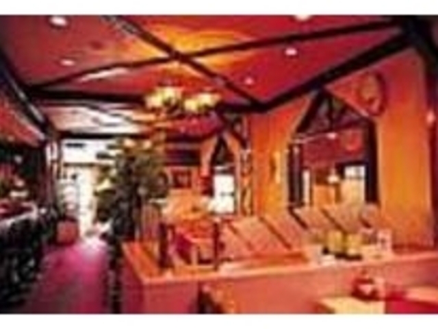 洋風のインテリアに囲まれている店内_TRUE(トルー)
