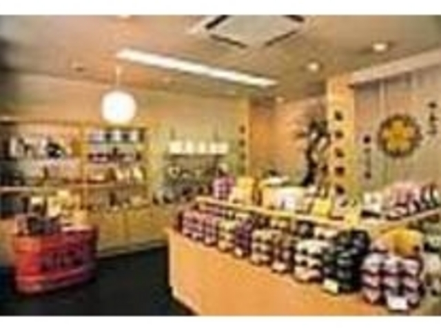 種類の違う梅干しの詰め合わせなどもある_京の梅 翔庵
