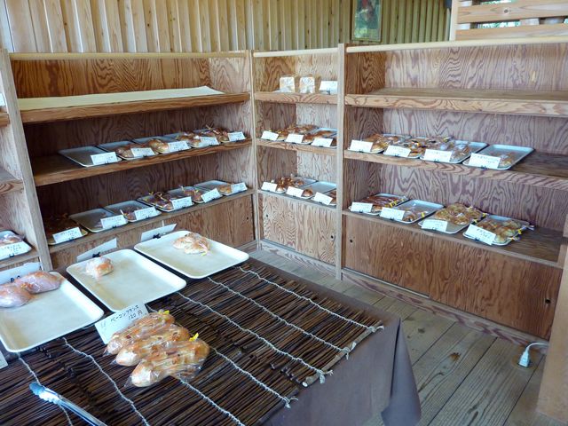 地元の主婦や年配の人たちがよく買いに来る_風見鶏