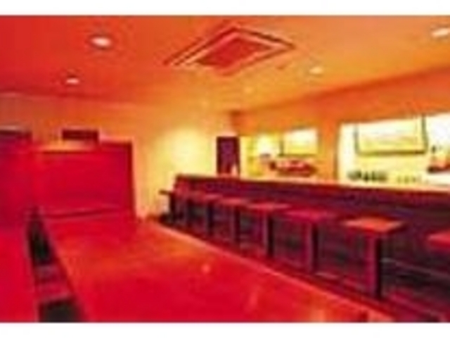 シンプルな店内にはモダンジャズが流れる_飛騨季節料理 肴