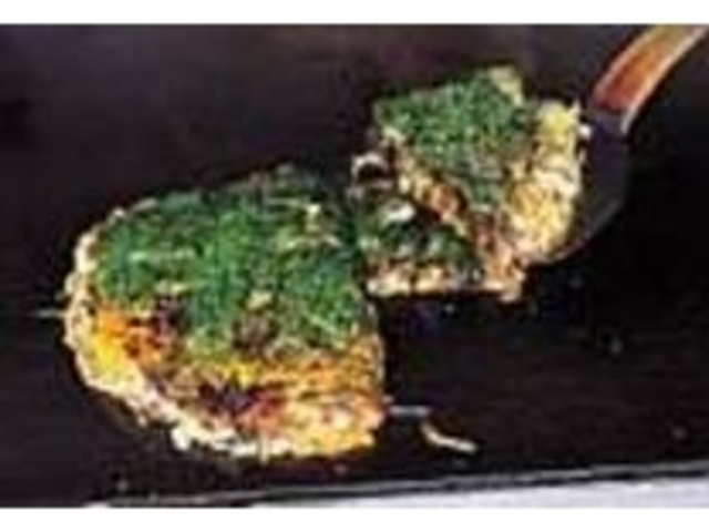 地元で人気のねぎが入った『てっちゃん焼』_お好み焼きてっちゃん