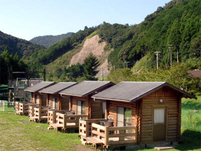 ログハウス_円満地公園オートキャンプ場