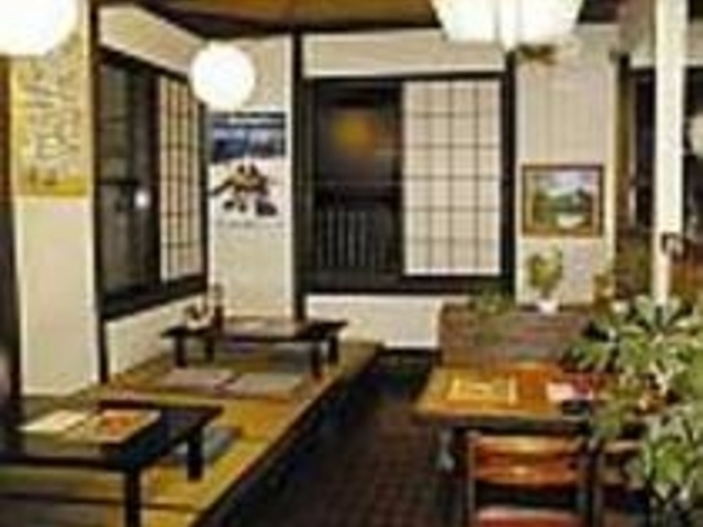 人気メニューはハンバーグやギョーザ_ぢどり家