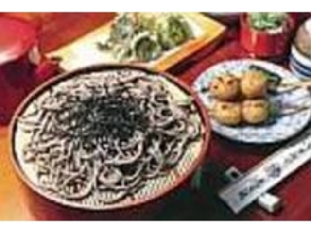 旬の素材で作る天ぷら付ざるそばと五平餅_えのき坂本店