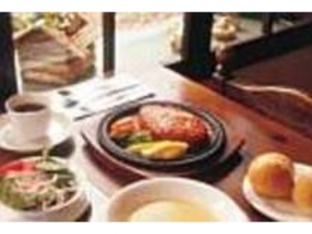 手作りのハンバーグほかパスタなども好評_レストラン ひいらぎ