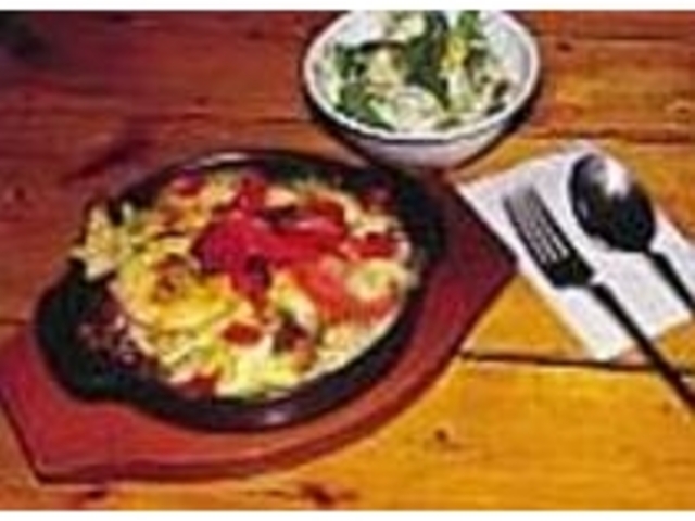 焼カレーのトッピングはトマトの他にナスも_レストランMEL's