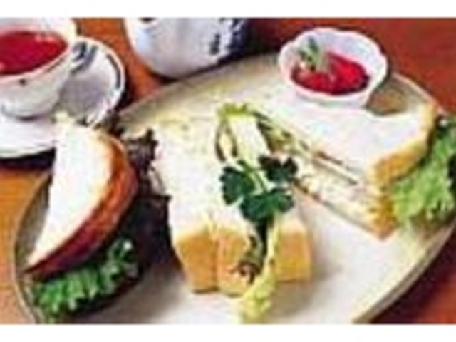 『ミックスサンドセット』も人気だ_カフェ・レストラン岳樺